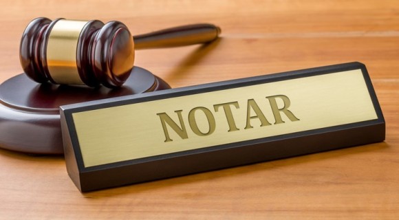 Se caută o companie responsabilă de confecționarea registrelor notariale