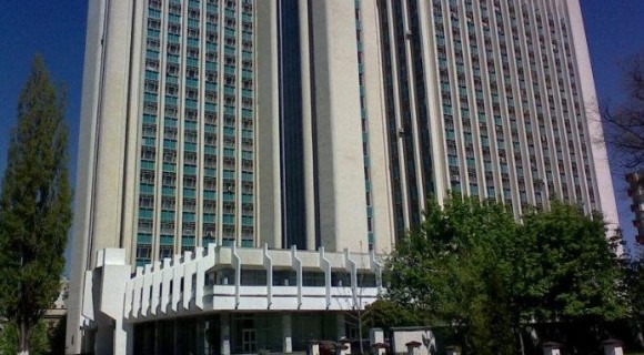 Judecătoria Chișinău a rămas fără sediu. Guvernul și-a luat clădirea înapoi