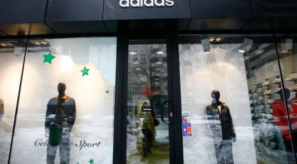 Adidas şi Nike, sunt puse la zid de un gigant din retailul britanic: Companiile abuzează de poziţia lor dominată de pe piaţă