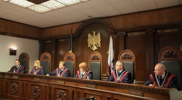 Prevederi ale Legii privind regimul străinilor și Codului administrativ, declarate neconstituționale
