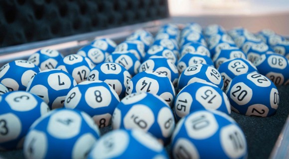 Experți: Inițiativa  de a interzice publicitatea la loterii și pariuri sportive va duce la distrugerea unei industrii și trecerea acesteia în zona ilegală