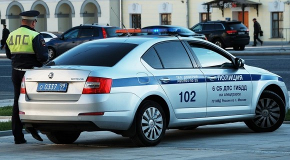Polițiștii ruși nu vor mai avea nevoie de mandat pentru a intra în locuințele oamenilor și pentru a le percheziționa mașinile