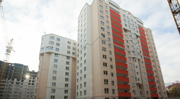 Proprietarii de apartamente vor deține pe cote-părți și bunurile comune din condominiu. Cum vor fi împărțite