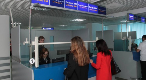 Proceduri simplificate pentru străinii care vin să muncească în Moldova