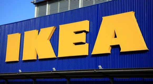 IKEA lansează un card de credit pentru clienţi cu care aceştia îşi pot plăti chiar şi facturile. Care este dobânda
