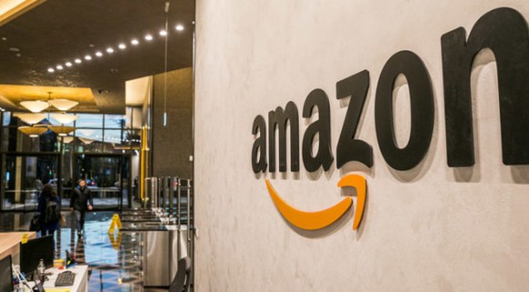 Un cuplu din Indiana a recunoscut că a furat 1,2 milioane de euro de la compania Amazon