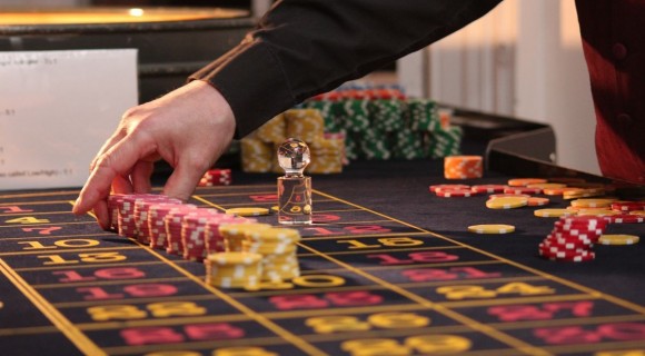Domeniul jocurilor de noroc nu va mai fi reglementat de Ministerul Finanțelor. Ce instituție preia controlul