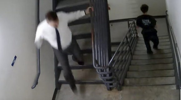 (VIDEO) Un judecător și-a aruncat mantia pentru a împiedica o tentativă de evadare din sala de judecată